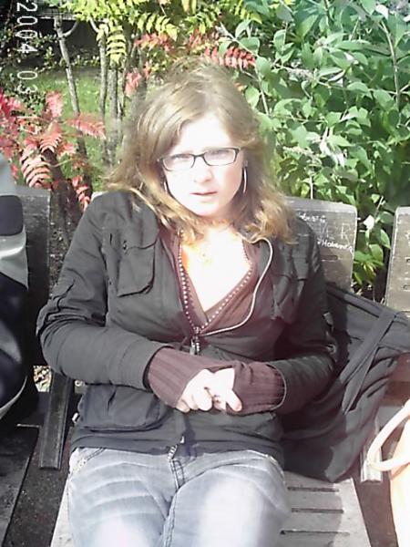 EMILI JE TADORE